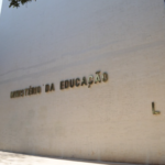 CORTE NA EDUCAÇÃO: Governo Lula prevê redução de R$ 424 milhões no Orçamento e diminuição de 182 mil vagas para bolsas de estudo e pesquisa em 2027