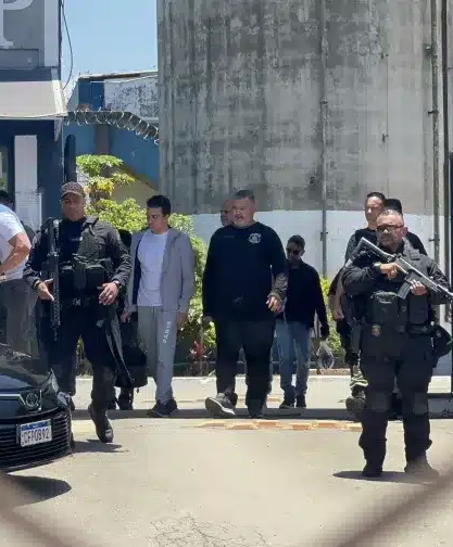 No momento, você está visualizando BOMBA: PF aponta possível apoio do PCC a Vorcaro durante prisão: “Amigo nosso”