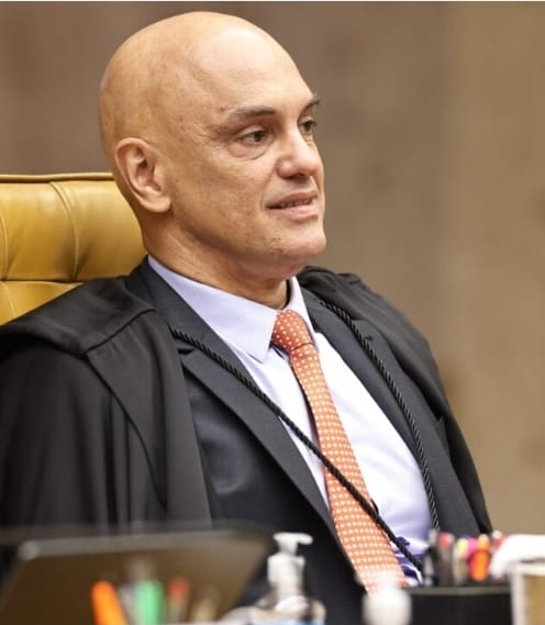 No momento, você está visualizando Moraes faz circo no STF. Ex-relator do inquérito das fake news tumultua o tribunal, fazendo aquilo de que acusou uma legião de advogados. Veja vídeo “STF virou uma Zona”