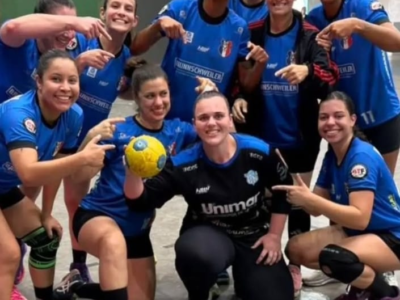 Handebol Feminino de Marília vence duas partidas no fim de semana pelas ligas regional e estadual de São Paulo e assumem liderança com Bauru