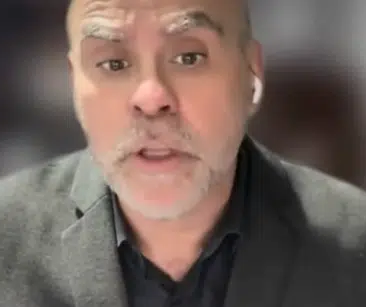 No momento, você está visualizando Comentarista do UOL diz que Mendonça se meteu em uma guerra da qual não tem noção de até onde seus adversários podem chegar: “Imagine brigar com Alexandre de Moraes, Dino, Gilmar Mendes e Zanin. Vai ser trucidado”; VEJA VÍDEO