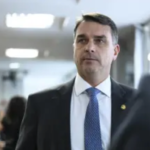 EXTRA DBN: Flávio Bolsonaro pede a Dino divulgação integral de investigação sobre Dark Horse
