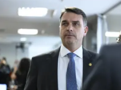 EXTRA DBN: Flávio Bolsonaro pede a Dino divulgação integral de investigação sobre Dark Horse