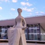 Financial Times diz que “Crise sem precedentes” do STF pode ter impacto nas eleições de outubro