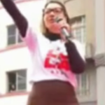 Janja é vaiada durante comício por moradores de prédios próximos à Boca Maldita e reage imediatamente; VEJA VÍDEO