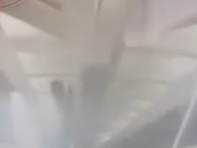 TERROR NO AR: teto da cabine de avião cai durante forte turbulência e deixa passageiros desesperados; VEJA IMAGENS IMPRESSIONANTES