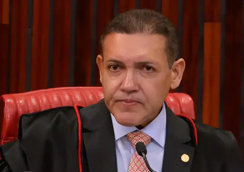 No momento, você está visualizando BRIGA: Kassio Nunes Marques bloqueia Gilmar Mendes após troca de mensagens ríspidas, VEJA