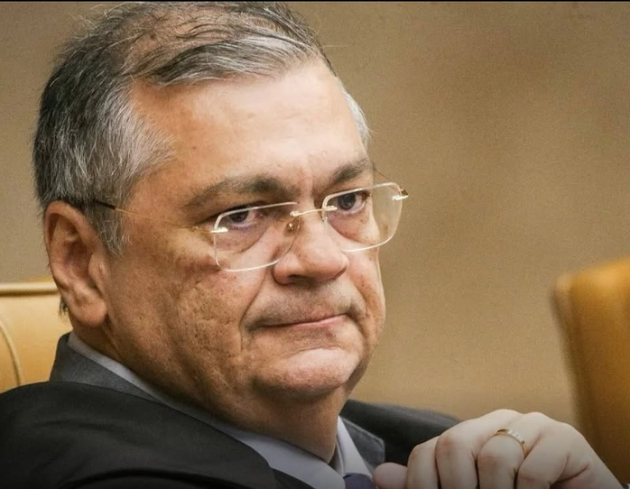 No momento, você está visualizando A ofensiva da OAB contra Dino após fala sobre advogados