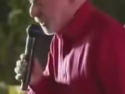 Lula parte para o ataque contra família Bolsonaro e dispara frase pesada em ato de campanha e cita Eduardo: “De noite fica de quatro” ASSISTA VÍDEO