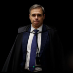 André Mendonça é aplaudido e ovacionado por passageiros em voo para São Paulo: “Nosso herói”!