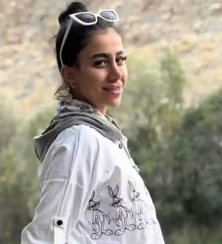 No momento, você está visualizando Iraniana de 21 anos é condenada à morte após participar de protestos contra o governo