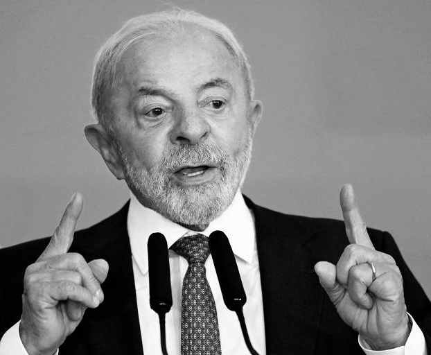No momento, você está visualizando EDITORIAL FOLHA DE S. PAULO: Medida de Lula une pânico eleitoral e populismo gastador