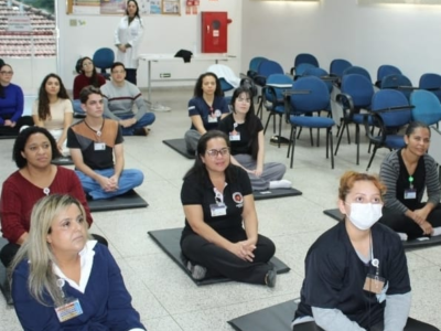 Santa Casa de Marília promove sessão de Reiki para colaboradores durante programação do Setembro Amarelo. Iniciativa faz parte de uma série de ações. Veja
