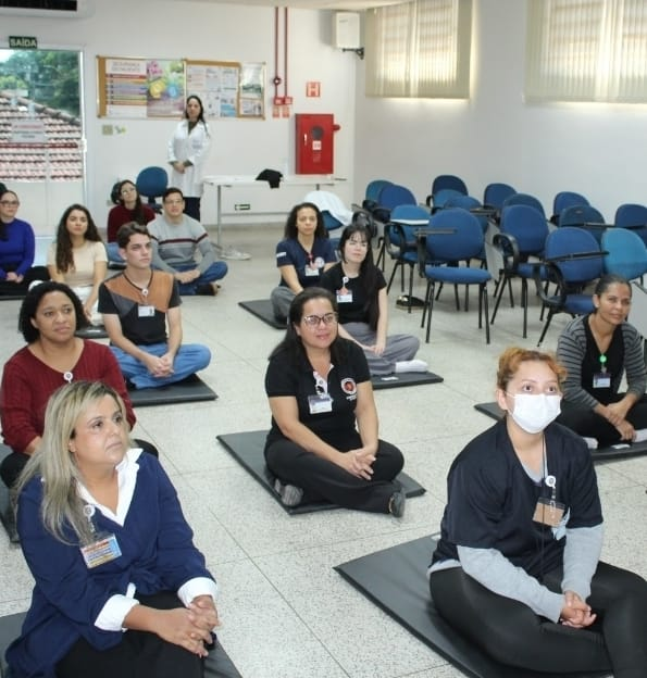 No momento, você está visualizando Santa Casa de Marília promove sessão de Reiki para colaboradores durante programação do Setembro Amarelo. Iniciativa faz parte de uma série de ações. Veja