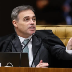 URGENTE: Mendonça quer acesso ao inquérito das fake news e mira atos de Moraes