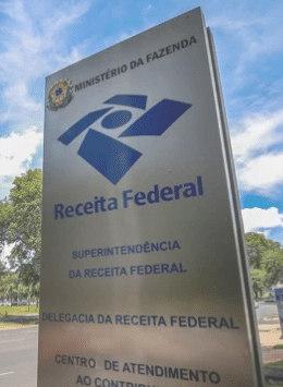 No momento, você está visualizando Receita deflagra operação contra grupo que contrabandeou R$ 300 milhões em perfumes
