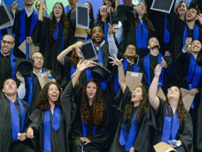 Número de jovens donos de negócios ultrapassa 5 milhões no Brasil. A Faculdade Sebrae, divulgada pela unidade Marília, os prepara para transformar ideias em negócios. Veja