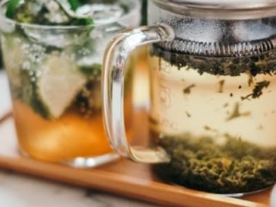 Substâncias presentes em uva, café e chá-verde favorecem a microbiota. Estudo mostra que antioxidantes chamados polifenóis beneficiam o intestino, com possíveis impactos na saúde mental. Entenda