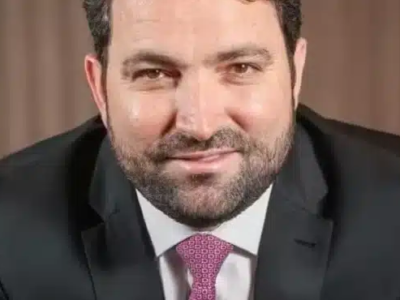 AGORA: advogado esclarece que bancou voo de Flávio: “nada a ver com Vorcaro”