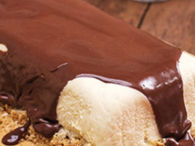 Trouxemos hoje a Receita de Torta de Sorvete: opção gelada e refinada para refrescar os dias de primavera. Veja ingredientes e passo a passo. E crocante ainda