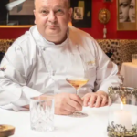 Chef Jacquin é hospitalizado após passar mal durante gravações do MasterChef e passa por procedimento de emergência no coração
