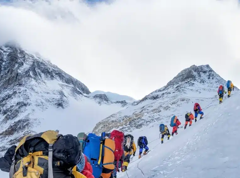 No momento, você está visualizando Urina humana está acelerando o degelo no Everest, ENTENDA