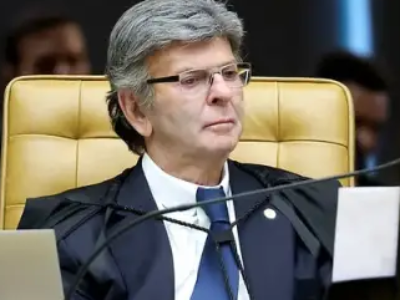 AGORA: Defesa de Flávio Bolsonaro pede a Fux anulação de decisão de Dino sobre Nossa Senhora Aparecida