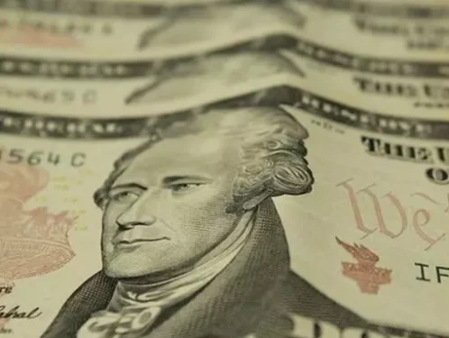 No momento, você está visualizando Dólar avança e Ibovespa recua em meio a incertezas no Brasil e nos EUA
