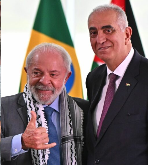 No momento, você está visualizando De goleada, Flávio vence em Israel e Lula é mais votado na Palestina