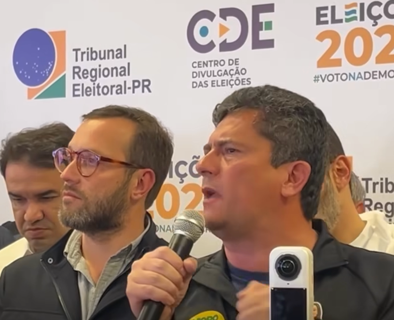 No momento, você está visualizando Após eleição, Sérgio Moro reforça apoio a Flávio Bolsonaro e manda forte recado para Lula; VEJA MOMENTO
