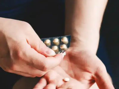 Estudo sobre diabetes compara remédio mais antigo e barato com medicamento que elimina glicose pela urina e resultado surpreende; veja quem vence