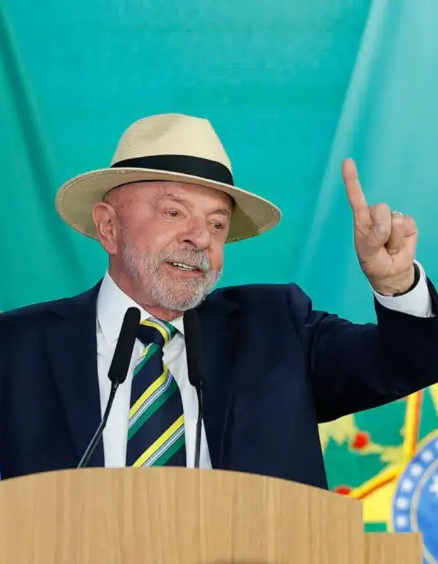 No momento, você está visualizando Lula avalia nova indicação ao STF após o 2º turno das eleições
