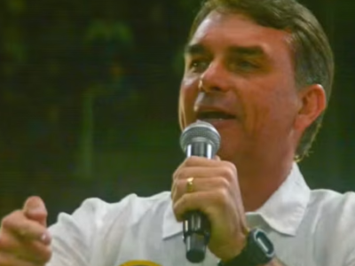 Flávio Bolsonaro defende CNH a partir dos 16 anos