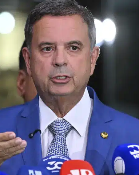 No momento, você está visualizando Rogério Marinho nega acordo de Flávio para “salvar” Moraes no STF
