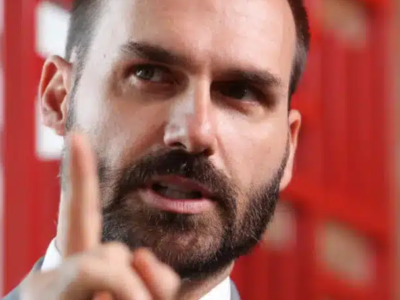 Nome de Eduardo Bolsonaro aparece com mandado de prisão pendente no sistema nacional