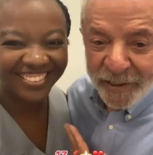 No momento, você está visualizando Deputada eleita Ana Elisa foi de esperança a grande tiro no pé da campanha de Lula no 2º turno. Em postagens recuperadas, pediu fechamento de igrejas evangélicas, criticou o Vaticano, disse que odeia os brancos e defendeu aborto de bebês já formados. Veja outros posts absurdos