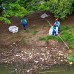RIC Ambiental promove limpeza na Represa Cascata e alerta sobre importância do descarte correto de resíduos e lixo para a preservação do manancial