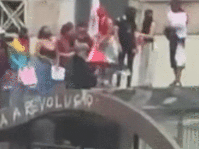 Manifestantes picham e depredam estações de metrô durante ato de apoio a Lula na Paulista, VEJA VÍDEO