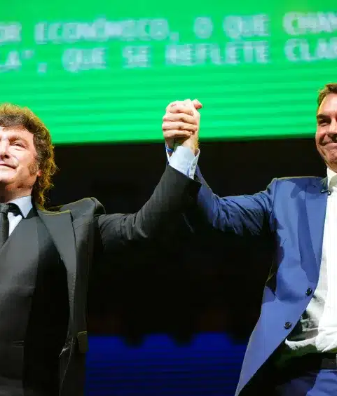 No momento, você está visualizando Milei chama Lula de “ladrão” e declara apoio a Flávio Bolsonaro