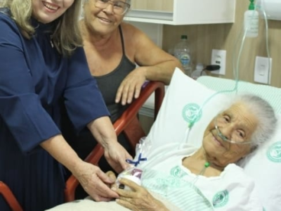 Santa Casa de Marília celebra Dia do Idoso com homenagem a colaboradores e ações para pacientes com idade 60 e mais