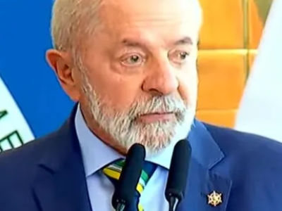 Após gravação eleitoral, van com identificação do MEC busca estudantes em comitê de Lula