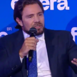 Mensagens de Vorcaro revelam bastidores defestas privadas com diretor da Globo. Falaram até de Sabrina Sato eDeborah Secco