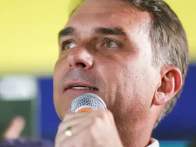 Flávio Bolsonaro pede ao TSE investigação de sindicatos e cassação da chapa de Lula