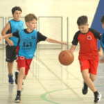 Jogos Escolares 2026, com apoio da Unimed Marília, avançam nas disputas. Competições seguem neste sábado (3), no Yara Clube