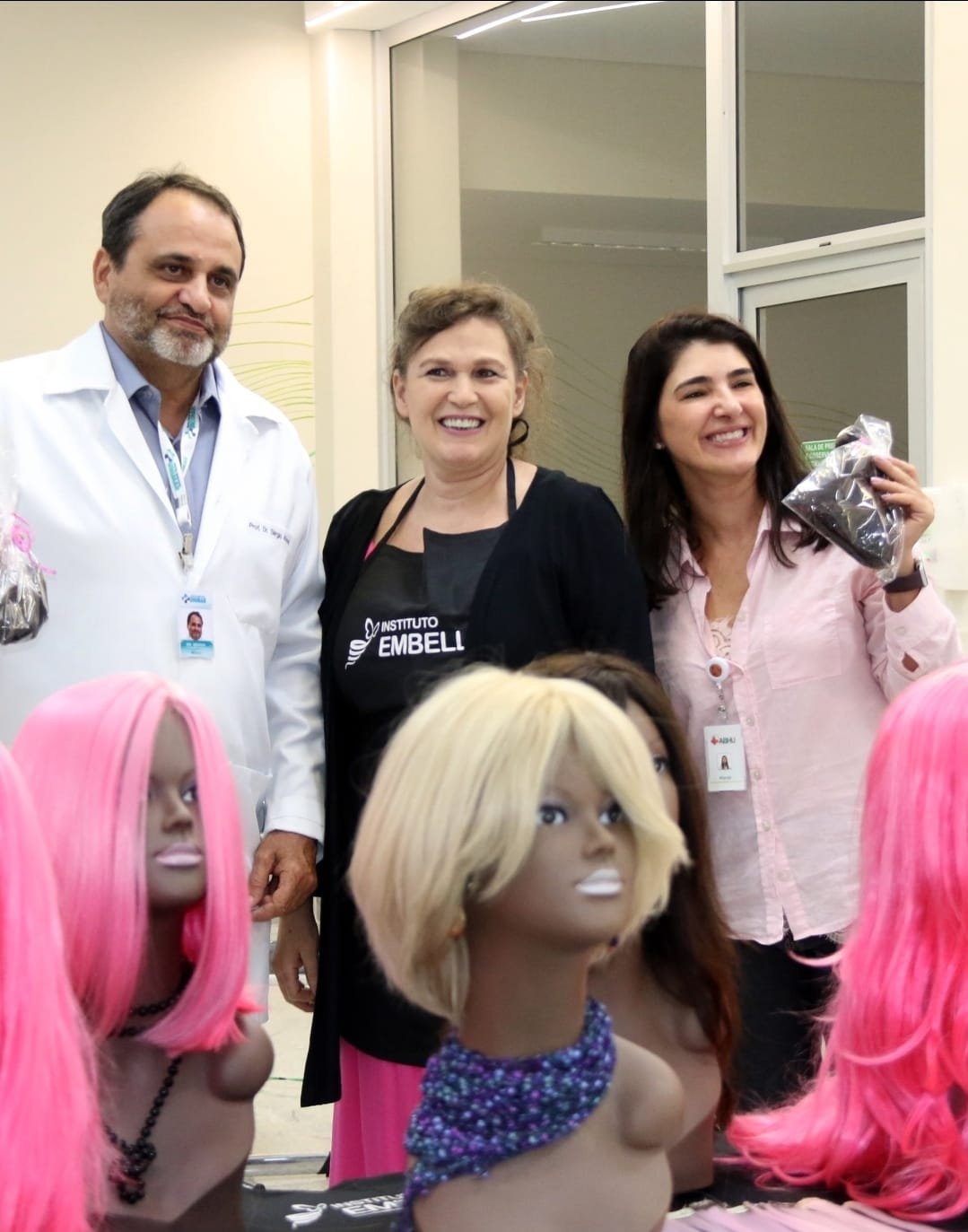 No momento, você está visualizando Doe Suas Tranças Rapunzel chega à 4ª edição para arrecadar mechas e apoiar mulheres em tratamento contra o câncer de mama. Saiba como ajudar