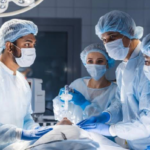 Médicos encontram algo inesperado dentro do estômago de jovem que ocupava 90% do órgão. Saiba o que