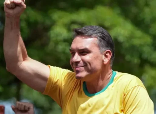No momento, você está visualizando Campanha de Flávio Bolsonaro vê cenário favorável após novas pesquisas internas