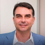 Flávio defende reforma do Judiciário e diz que Alexandre de Moraes atua como “articulador político de Lula em Brasília”