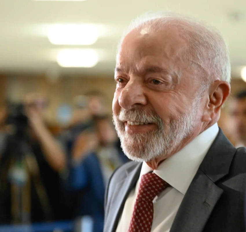 No momento, você está visualizando “pacote de bondades” de Lula vira alvo de alerta: economista aponta riscos; VEJA O QUE ESTÁ POR TRÁS