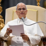 Papa Leão XIV retoma aparição pública no Vaticano cinco dias após cirurgia contra câncer